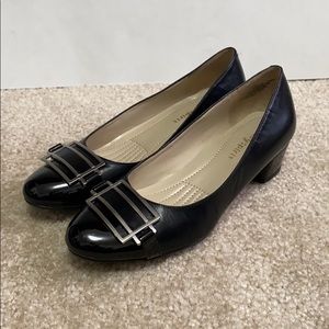 Easy Spirit black dress shoe heels pumps buckle